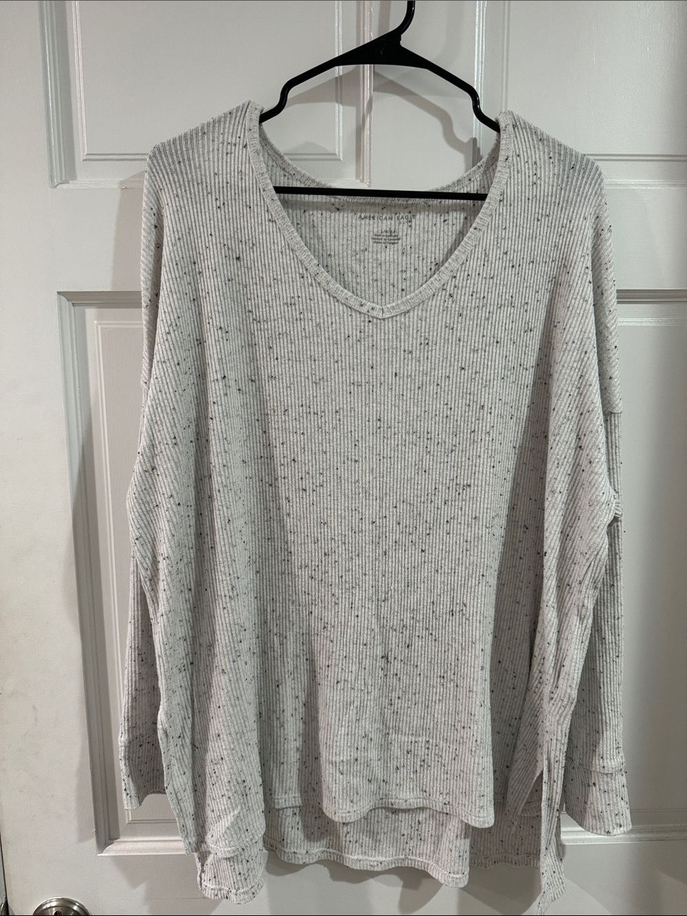 American Eagle Outfitters Light Gray Speckled V-Neck Sweater